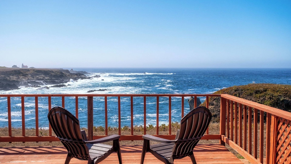 Caspar House | Whale Song - one of the Mendocino Coast's finest offerings