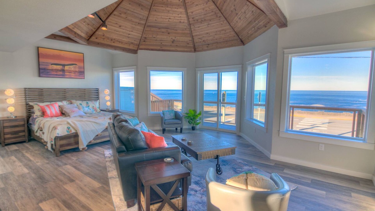 Depoe Bay Apartment | Whale Watching Has Never Been Easier At This Studio In Depoe Bay!