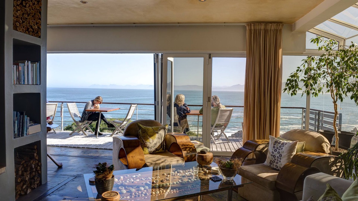 De Kelders House | Whalesong Lodge