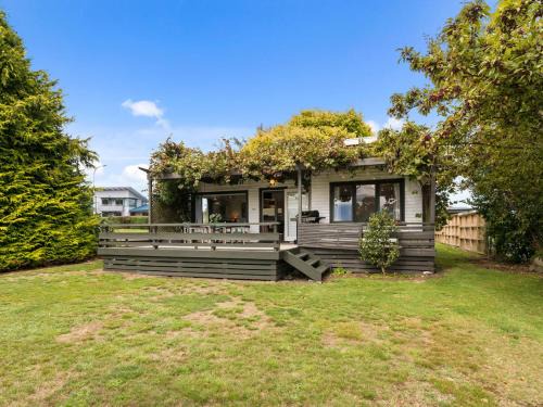 Wharewaka House | Wharewaka Bach - Lake Taupo Holiday Home