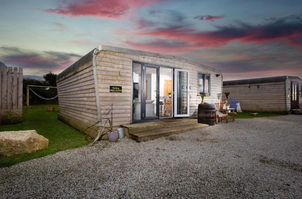Helford Passage Apartment | Wheal Prosper- Beautifully Fitted Wooden Lodge Helston Cornwall