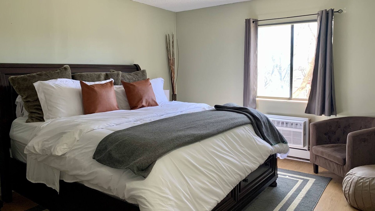 Bel Aire Condo | Wheat Ridge Retreat - 10 minutes to Denver and Golden, CO