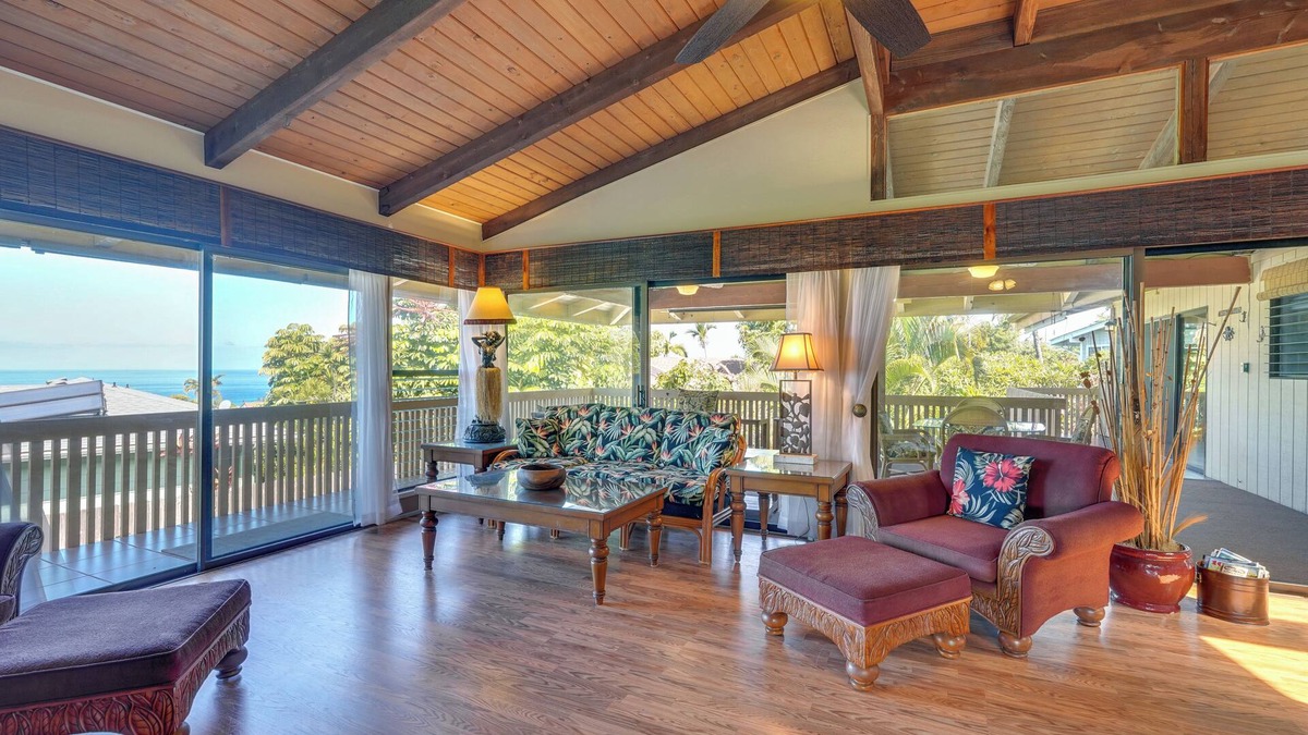 Kailua-Kona Cottage | Wheelchair Accessible Kona Gem w/Ocean Views!