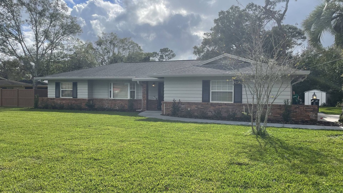Longwood House | WHEELCHAIR ACCESSIBLE 3 Bedroom 2 Bathroom Home