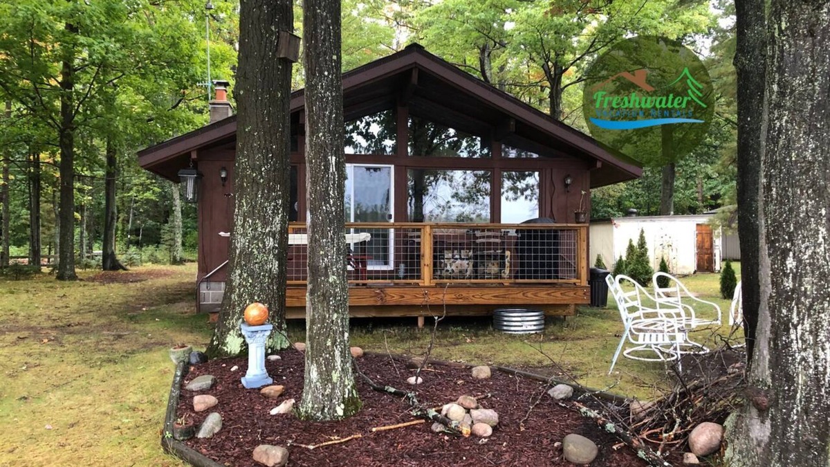 Kalkaska Cabin | Wheeler Lake House :A Fall Getaway Like No Other – Peace, Beauty & Comfort