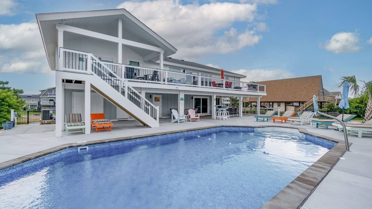 Sandbridge House | When you’re at the beach, you want to just relax! Paws and Relax here.