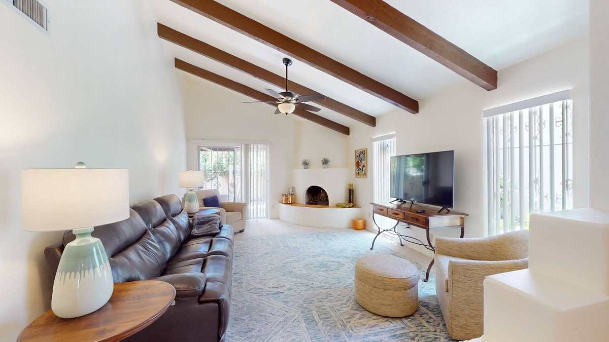 Tucson House | Where Earth and Architecture Embrace: Discover the Essence of Adobe Living