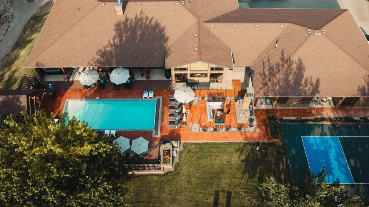 Central Okanagan Apartment | Where Friends & Family Connect 5 Acre Pool Home