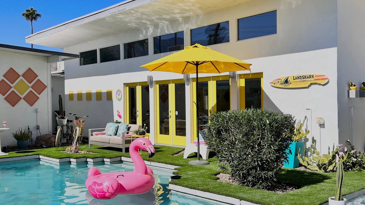 Palm Springs House | Where LOVE Meets LUXURY: YOUR Mid-Century Escape!n"An UNFORGETABLE EXPERIENCE!"