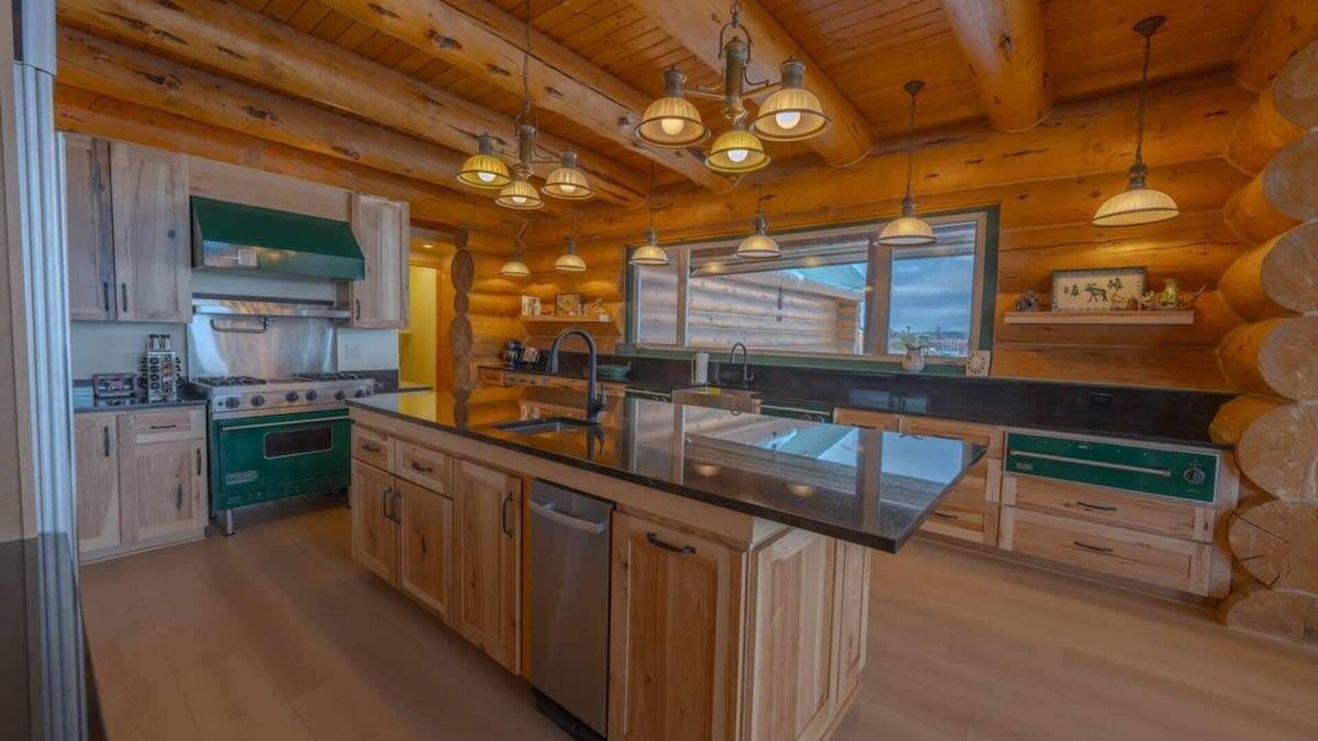 Newman Lake House | Where Luxury Touches the Sky | Hilltop Dream
