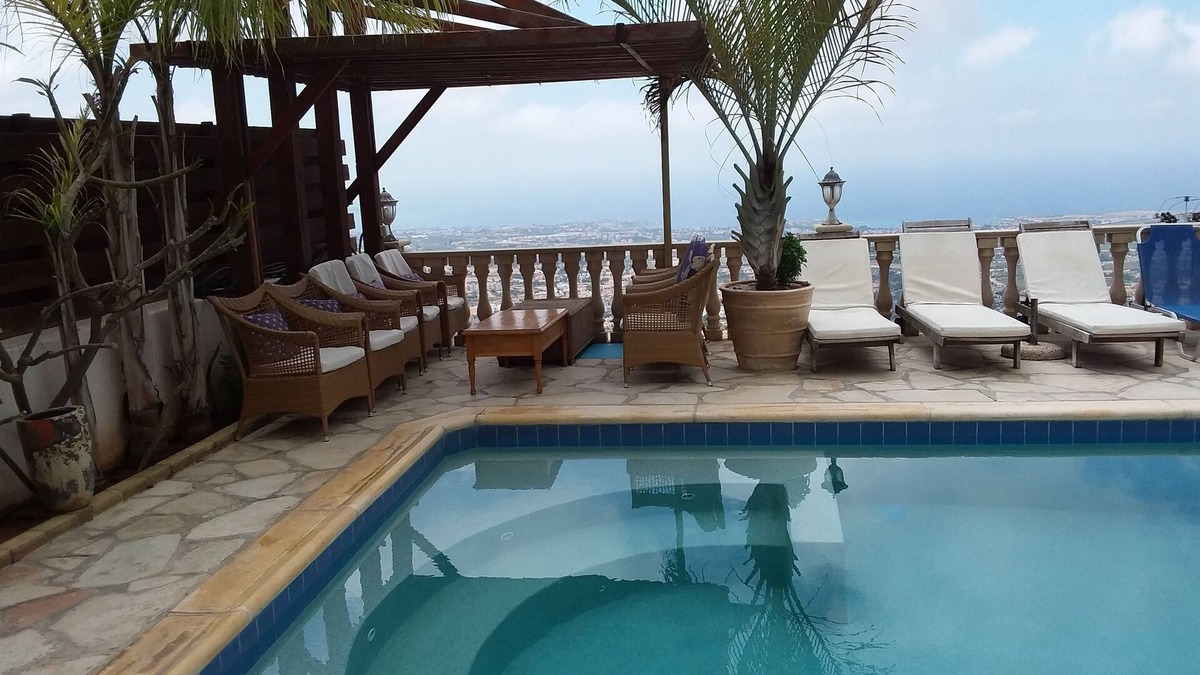 Peyia Town Villa | Where The Gods Live