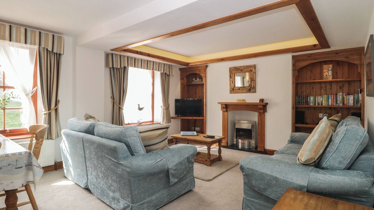 Plymouth Cottage | WHIDBEY LUXURY APARTMENT, family friendly, with pool in Plymouth