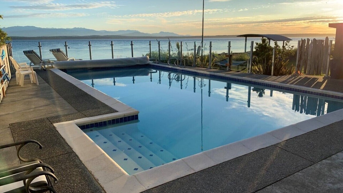 Greenbank House | Whidbey's Finest Luxury Beachfront Compound- no-bank sandy westside beach