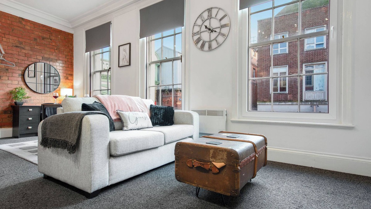 Pontrilas Apartment | WhiskAwayStays No. 58 Studio No. 1