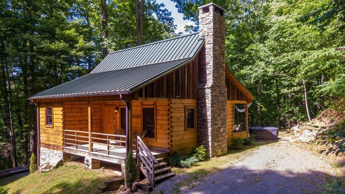 Sugar Grove Cabin | Whiskey Creek Cabin - Peaceful creekside cabin with hot tub!