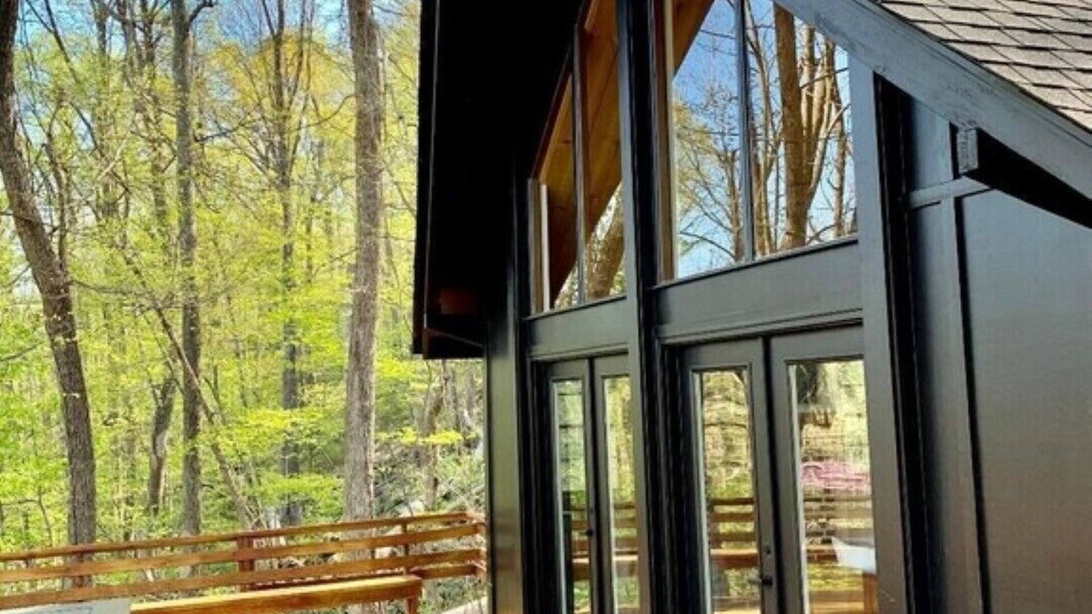 Front Royal Cabin | Whiskey Hill Cabin a Mountain escape in Virginia Wine country.