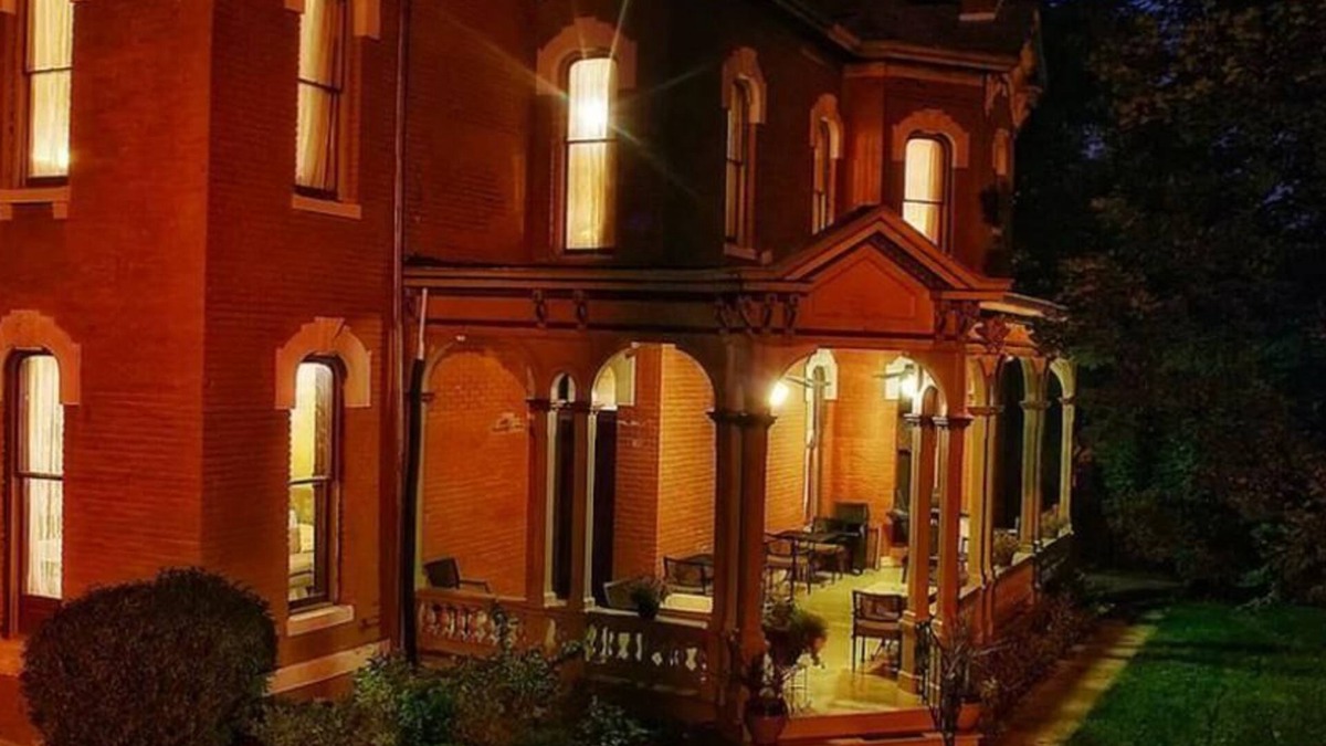 St. Joseph Bed & Breakfast | Whiskey Mansion