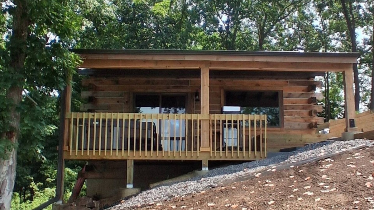 De Soto Cabin | Whispering Winds Sleep 2 Hot Tub, Whispering Winds Sleeps 2 Hot Tub