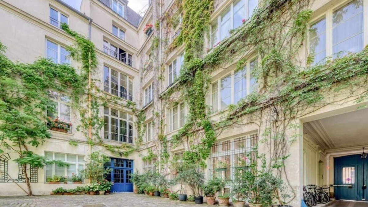 Archives Apartment | Whispers of Paris:In a beautiful inner courtyard A Family Home in Marais Turenne