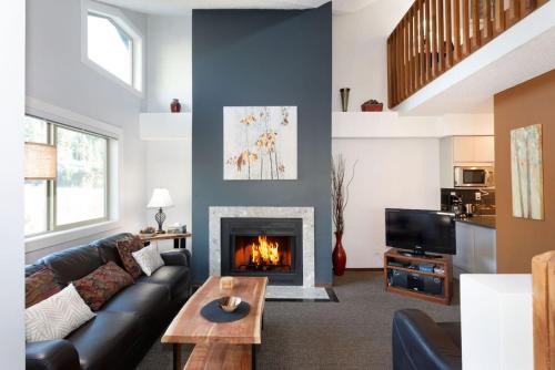 Whistler Creekside House | Whistler Corner Loft Next to lift with Amazing views!