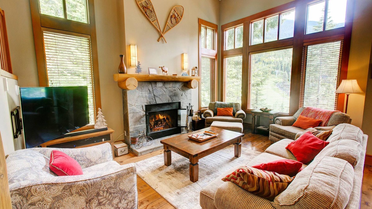 Whistler Creekside House | Whistler Mountainside Ski-In Ski-Out Spectacular Views