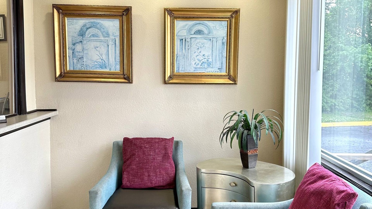 Elizabeth City Hotel | Whistling Pines - Daily & Extended Stay, Elizabeth City