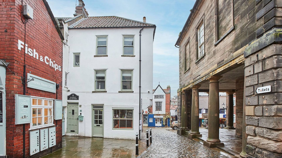 Whitby Apartment | Whitby Boutique - Market Quarters