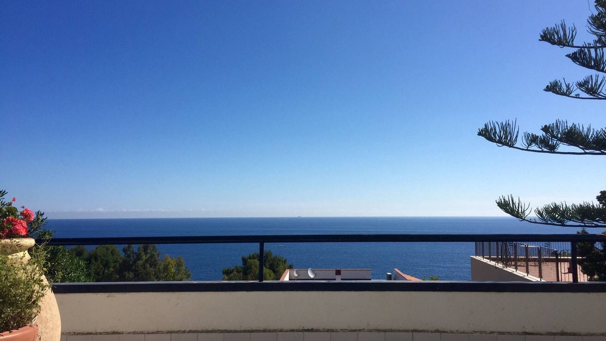 Palermo Villa | White and Sea, luxury villa for 6