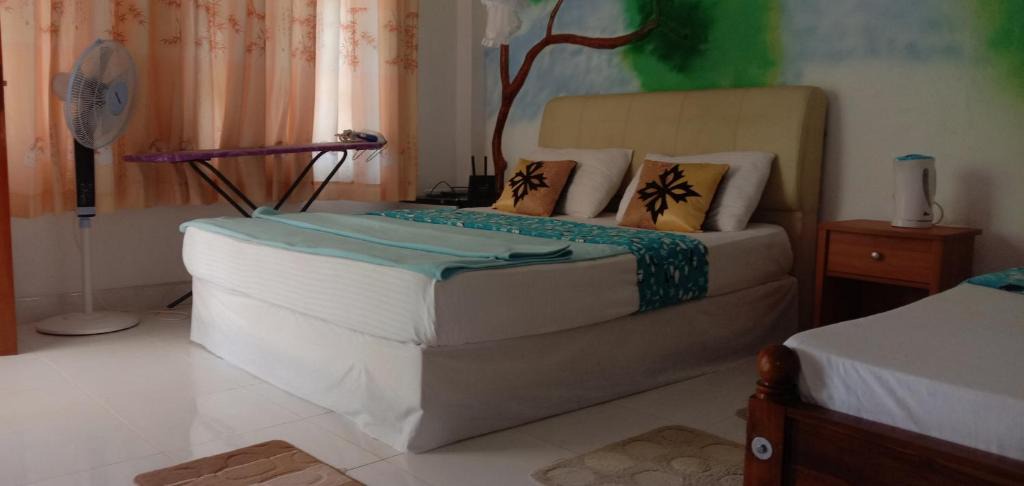 Ella House | White Arcadia cottage