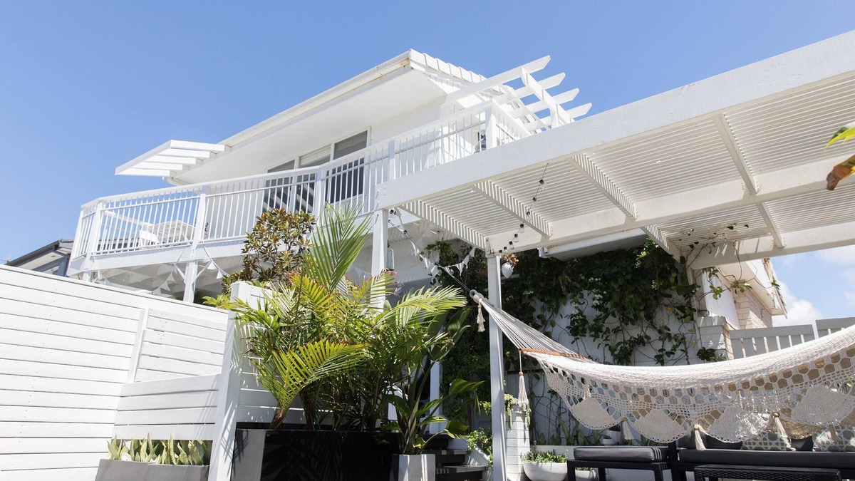 Lake Cathie Cottage | White Beach Cottage - Pets Welcome