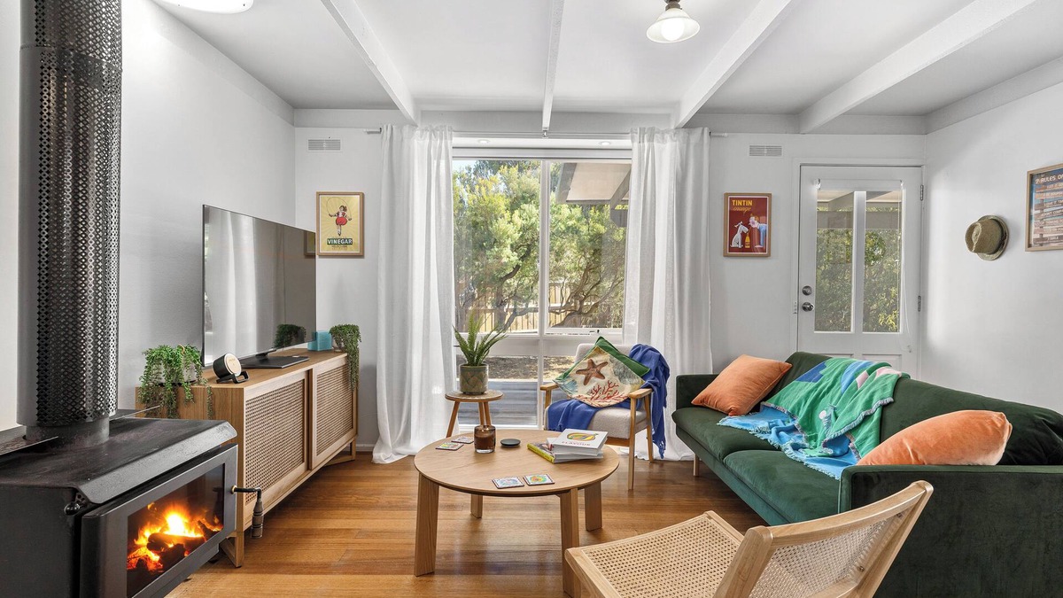 Tootgarook House | WHITE BEACH COTTAGE, COASTAL BEACH HOLIDAY HOME, TOOTGAROOK