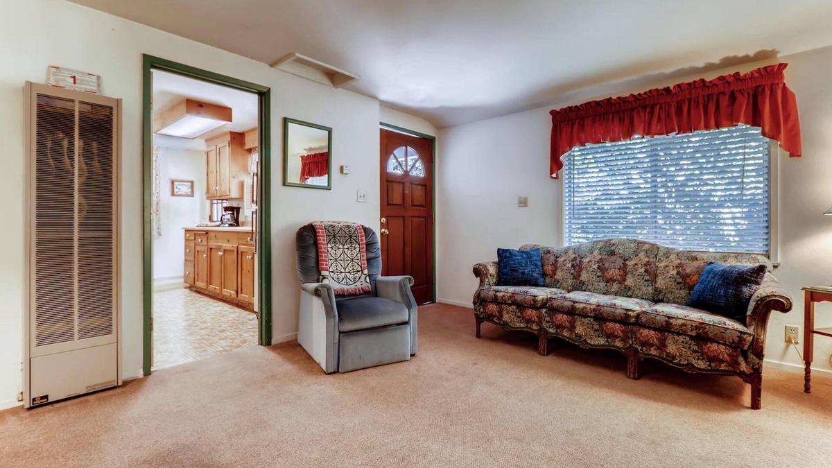 Nevada City Cabin | White Birch Cabin at Piety Hill Cottages