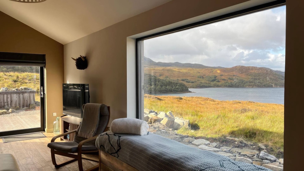 Kylesku Cottage | White Cairn - UK50484