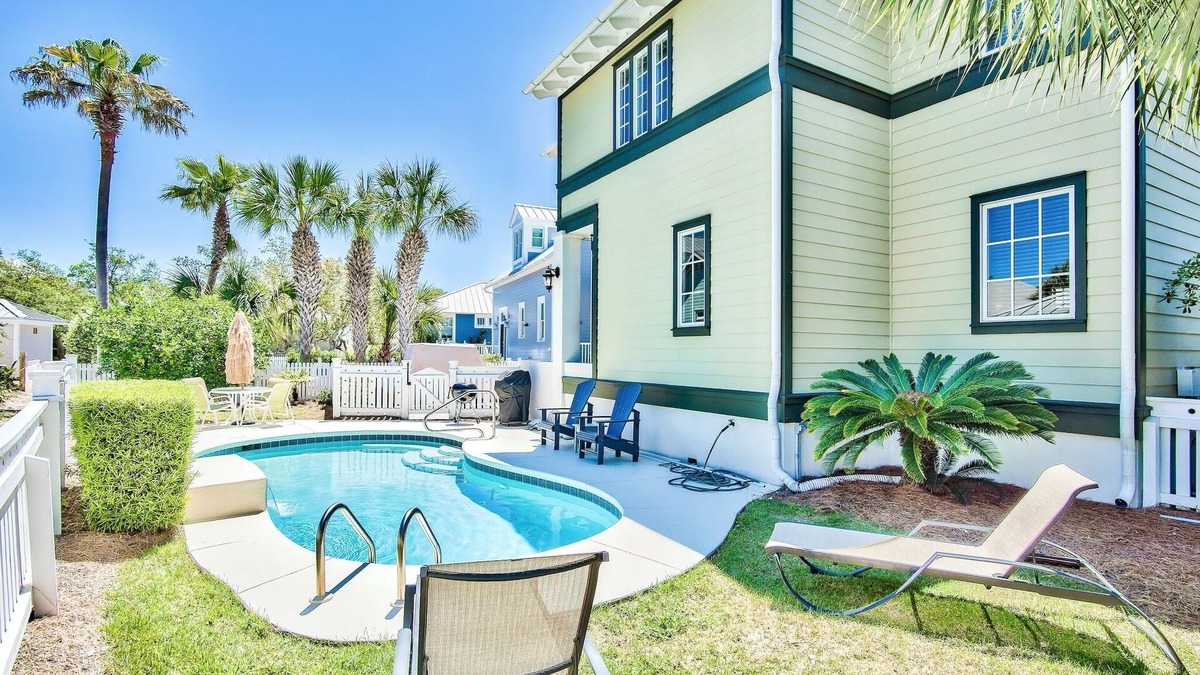 Sunnyside House | "White Caps Inn" Stunning home w/Private Pool in Carillon Beach. Walk to beach!