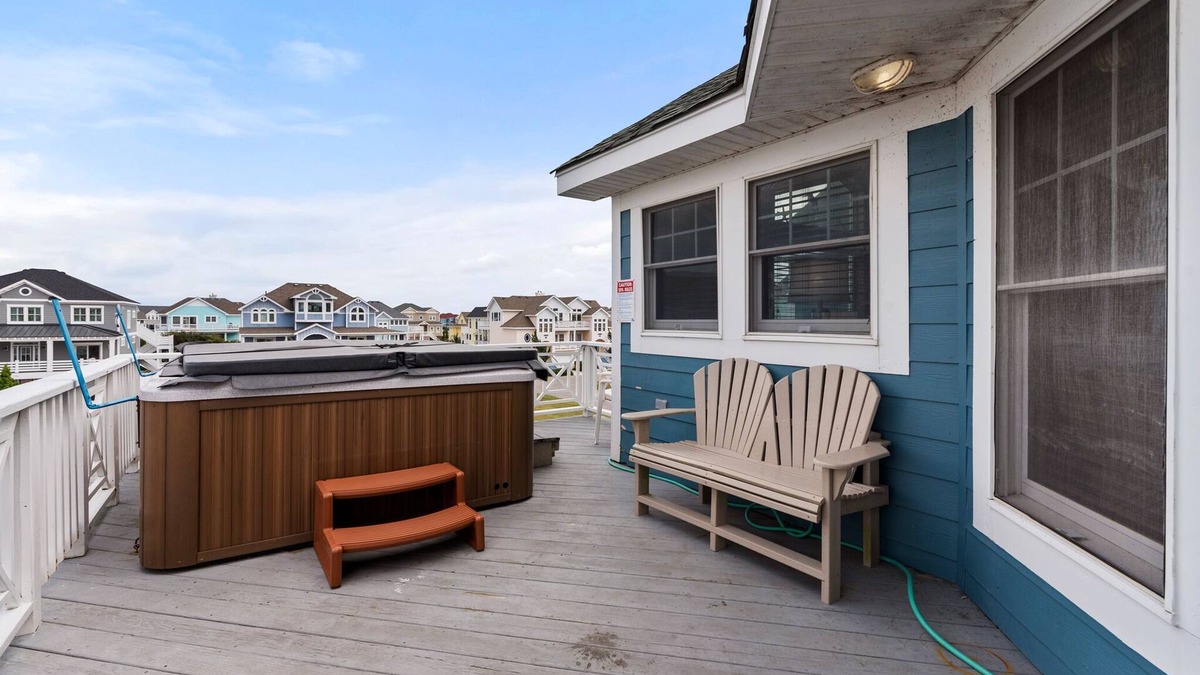 Buck Island House | White Dolphin: Hot Tub | Pool Access | Pets OK