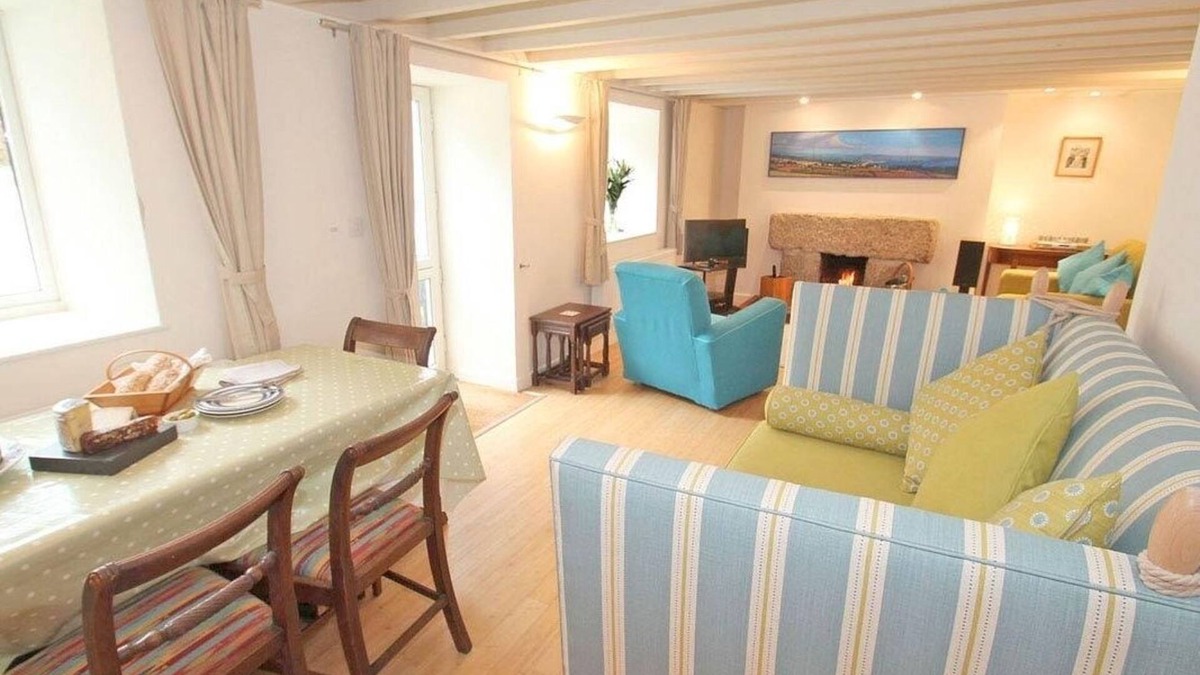Hayle Cottage | WHITE DUCK COTTAGE, family friendly, country holiday cottage in Hayle