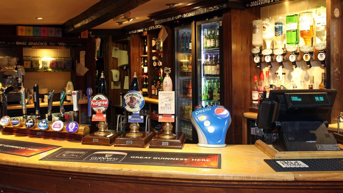 Andover Hotel | White Hart, Andover by Marston's Inns