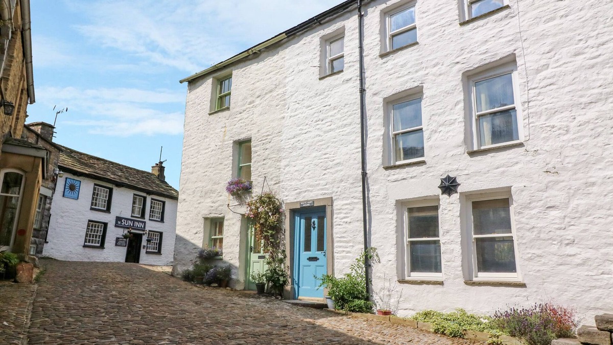 Dent Cottage | WHITE HART HOUSE, pet friendly, character holiday cottage in Dent