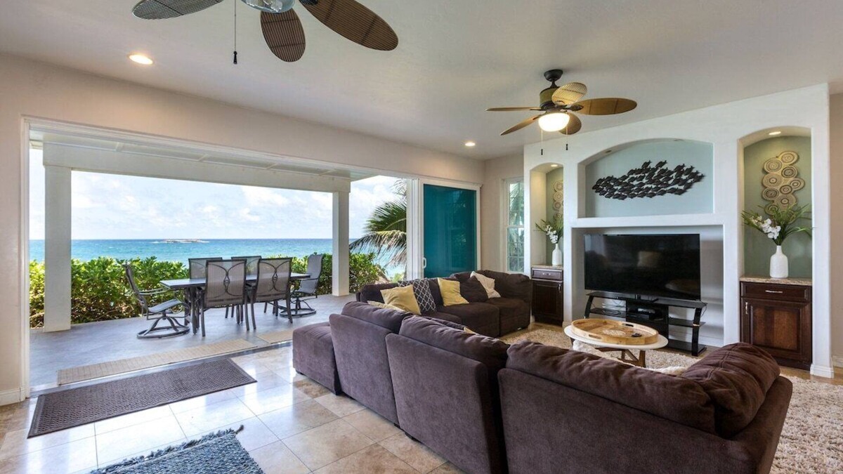 Laie House | White Hibiscus B -home on Laie Point, Beach access