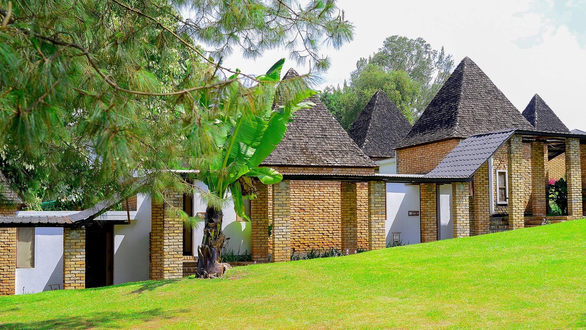 Kabale Hotel | White Horse Inn