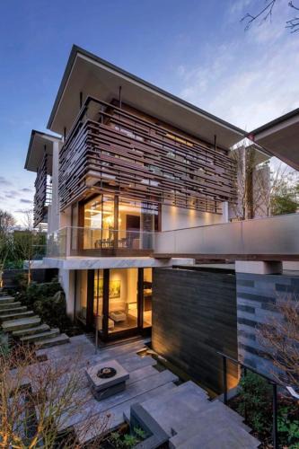 Riley Park-Little Mountain House | White House