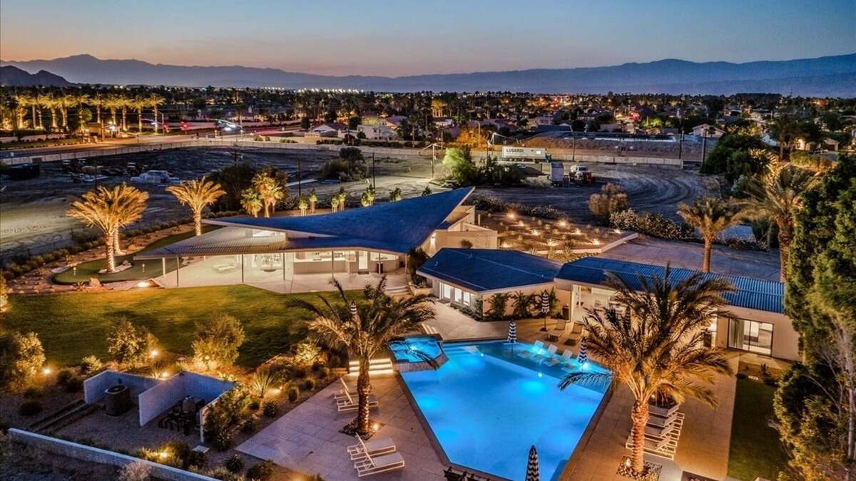 La Quinta House | White House Pool & Spa