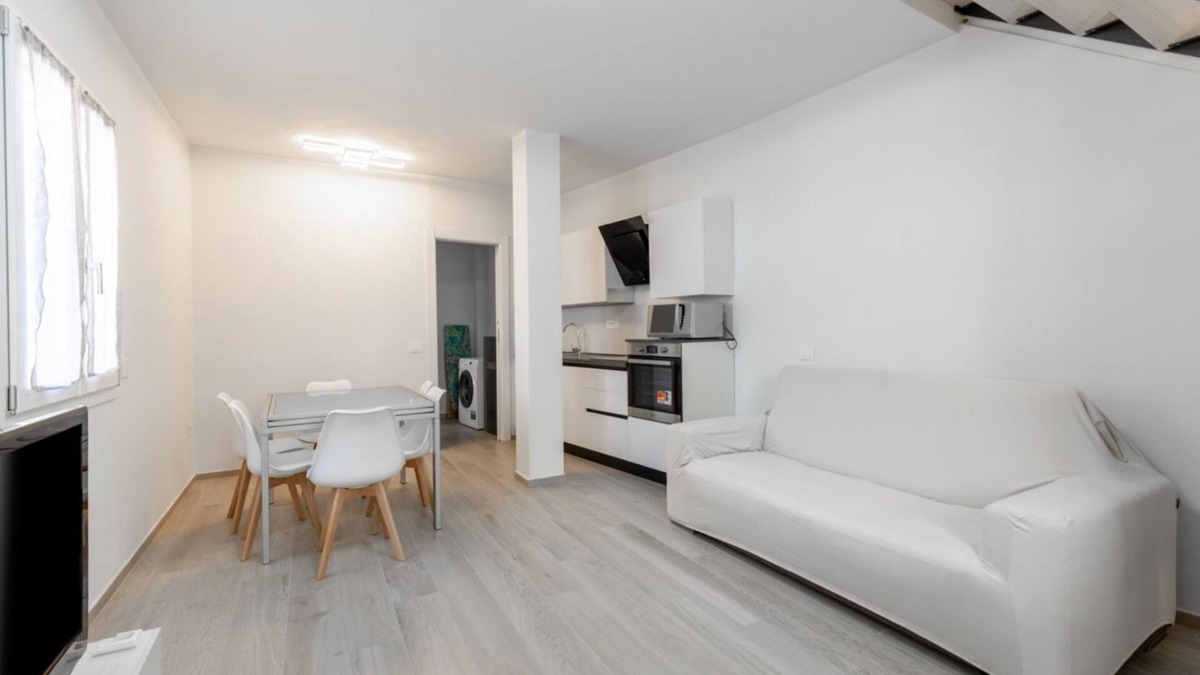 Oristano Historic Centre Apartment | White Magnolia Apartment
