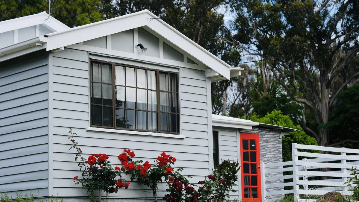Stanthorpe House | White on White in Stanthorpe