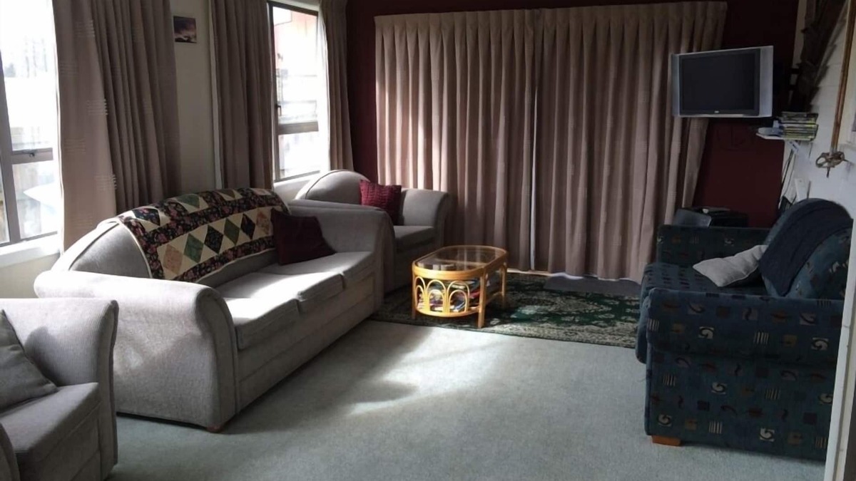 Ohakune House | White Peakes Lodge - fully furnished house