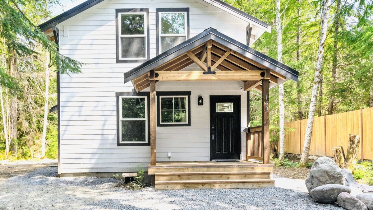 Ashford Cabin | White Rainier- HotTub+2BR+Loft/2BTH+AC+Wi-Fi