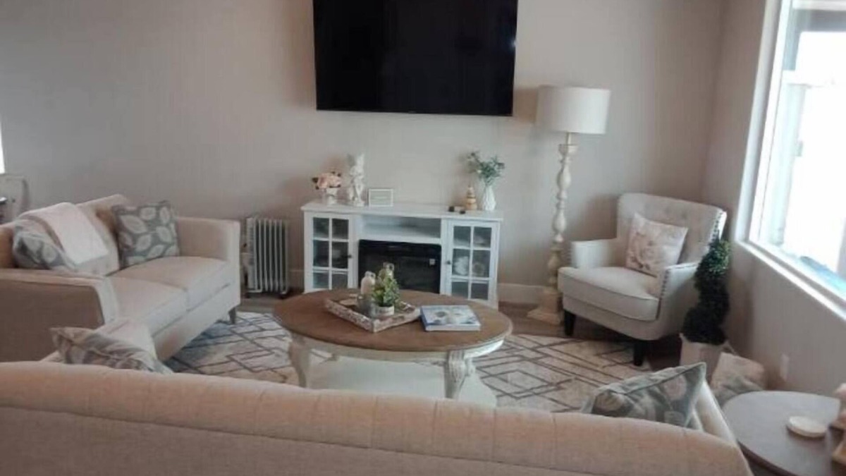Hildale House | White Rocks-4beds, 3bath,hot tub