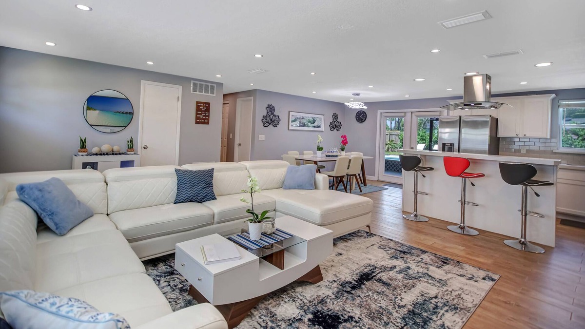 Neptune Beach House | WHITE SAND VILLA by the Beach/PRIVATE POOL& BEAUTIFUL BACKYARD