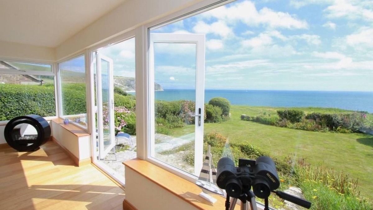 Swanage Apartment | White Sands, Swanage | Dog friendly Accommodation