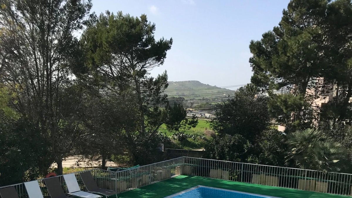 Naxxar House | White Star